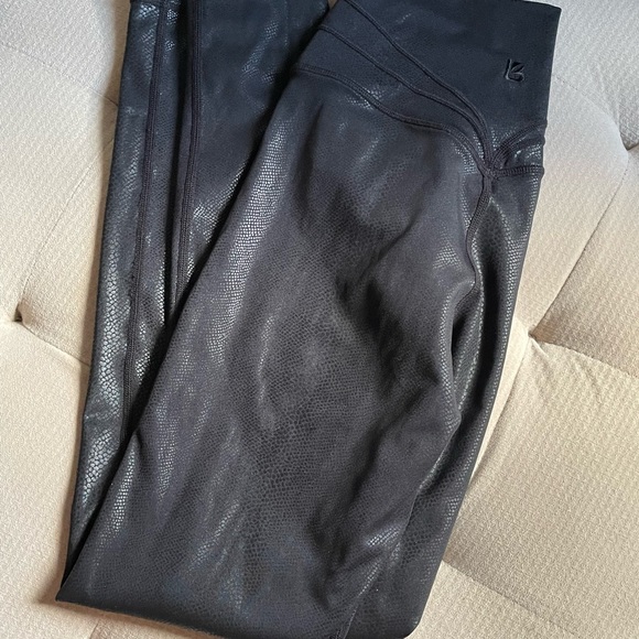 BuffBunny Cobra Legacy Leggings - Picture 4 of 6